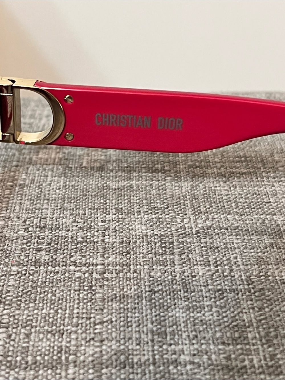 Dior Red Cat-Eye Sunglasses with Dark Lenses - Picture 5 of 7